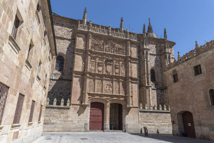 Salamanca 077 - edificio historico de la Universidad.jpg